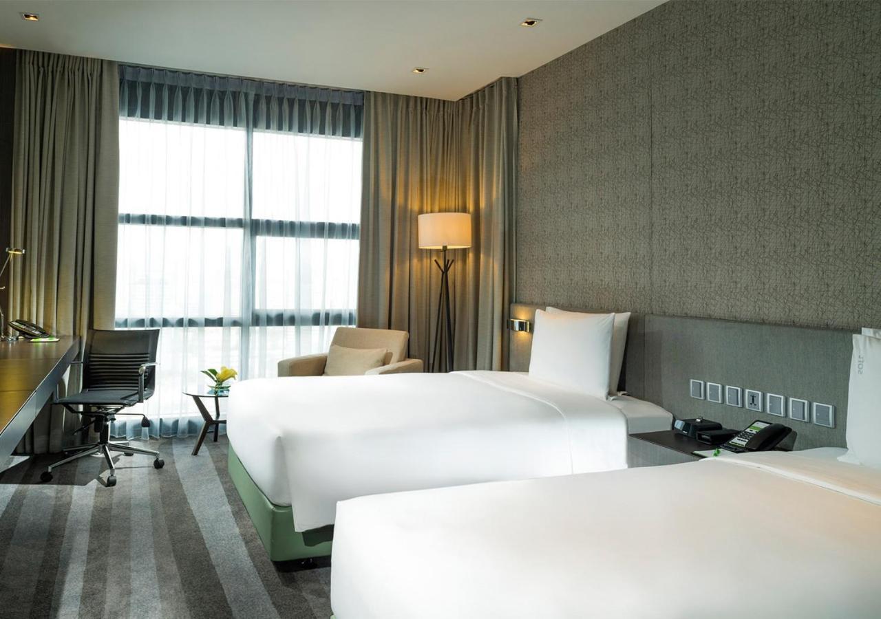 Holiday Inn Bangkok Sukhumvit By Ihg Екстериор снимка