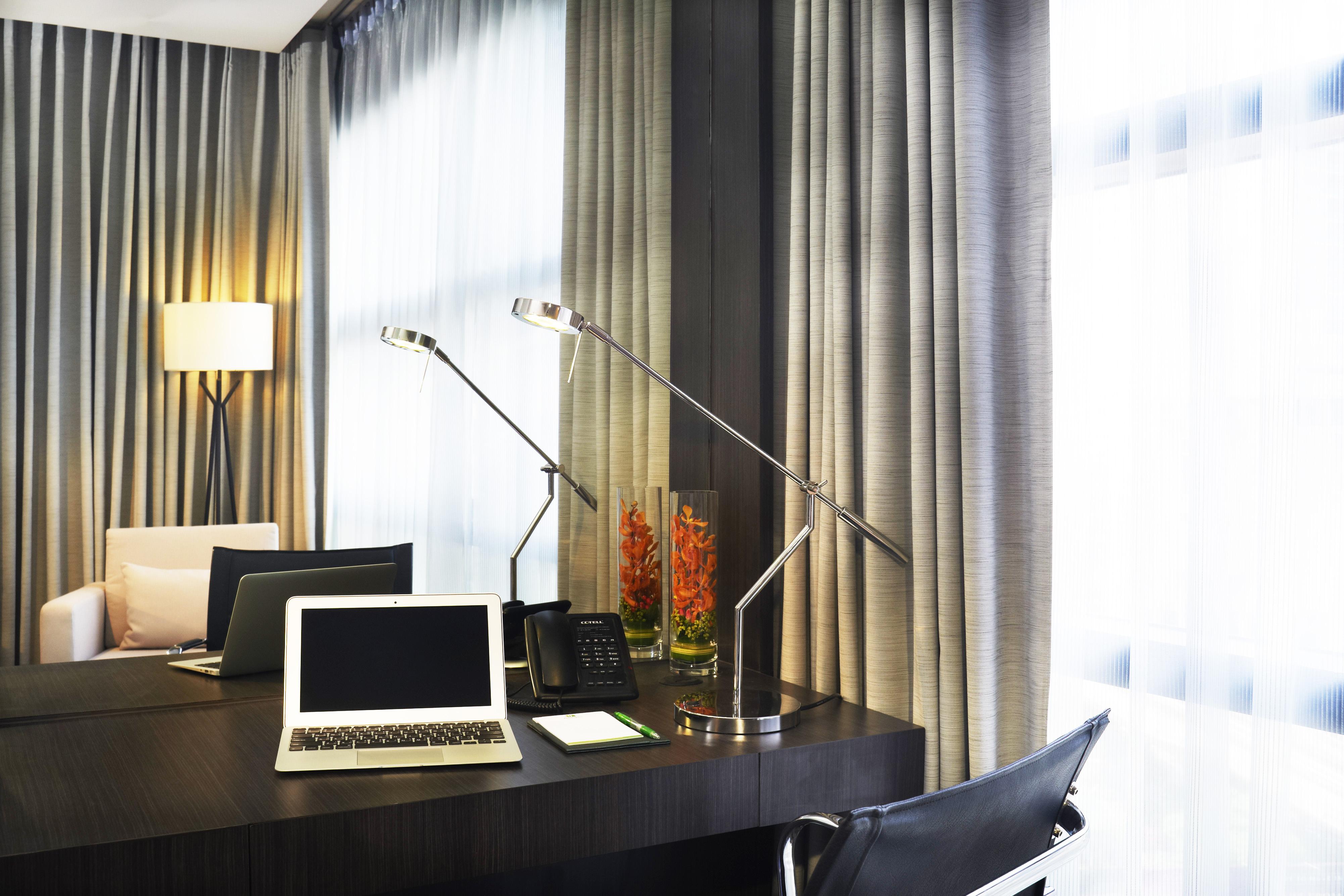 Holiday Inn Bangkok Sukhumvit By Ihg Екстериор снимка