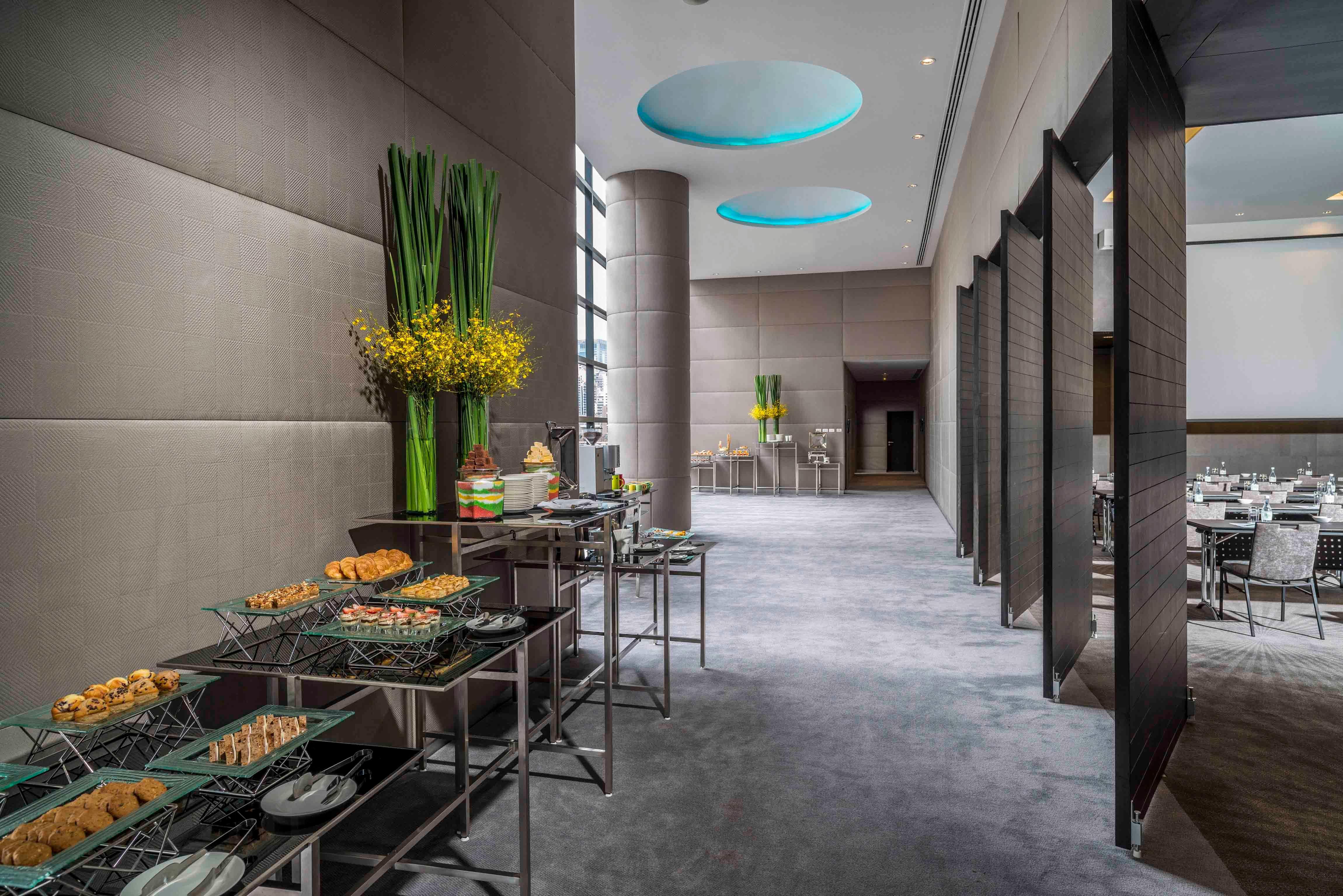 Holiday Inn Bangkok Sukhumvit By Ihg Екстериор снимка