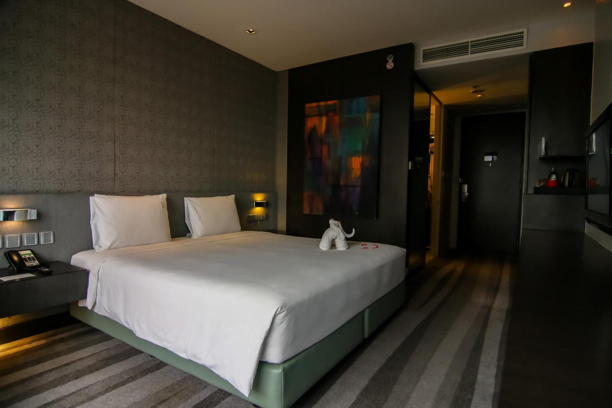 Holiday Inn Bangkok Sukhumvit By Ihg Екстериор снимка